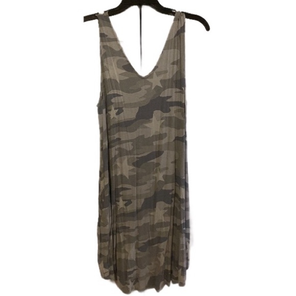 24/7 by Maurice’s Camo Star Dress 
Size medium M
